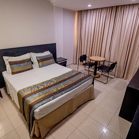Like Ue Hotel 戈亚尼亚 外观 照片