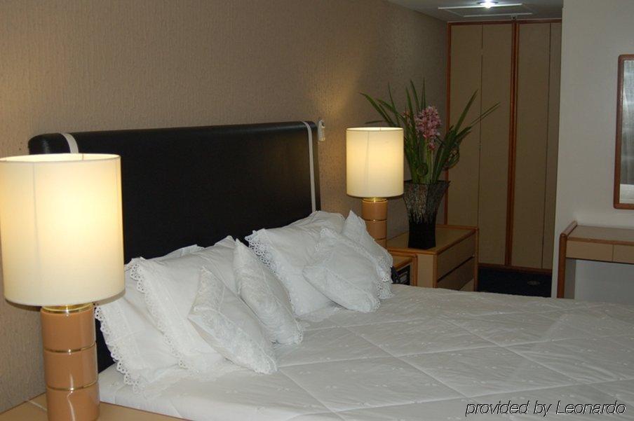 Like Ue Hotel 戈亚尼亚 客房 照片