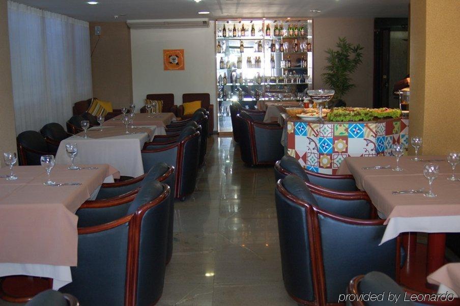 Like Ue Hotel 戈亚尼亚 餐厅 照片